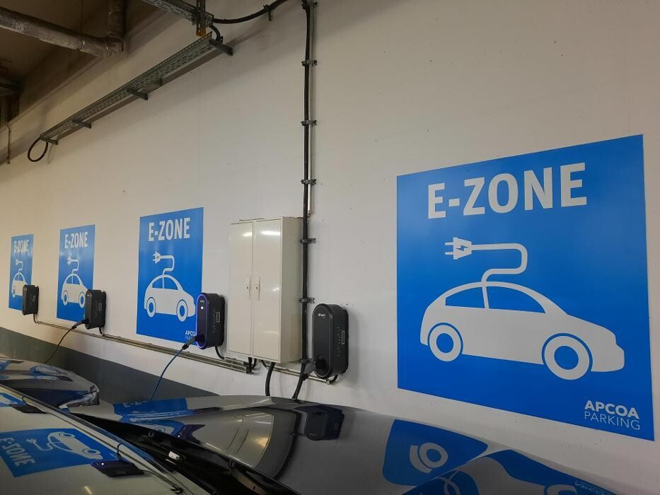 Bilder Apcoa Charging Station