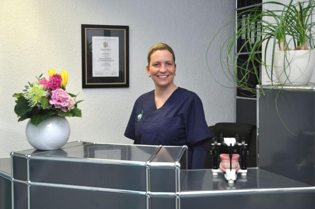 Bilder Zahnarzt Michael Hahn