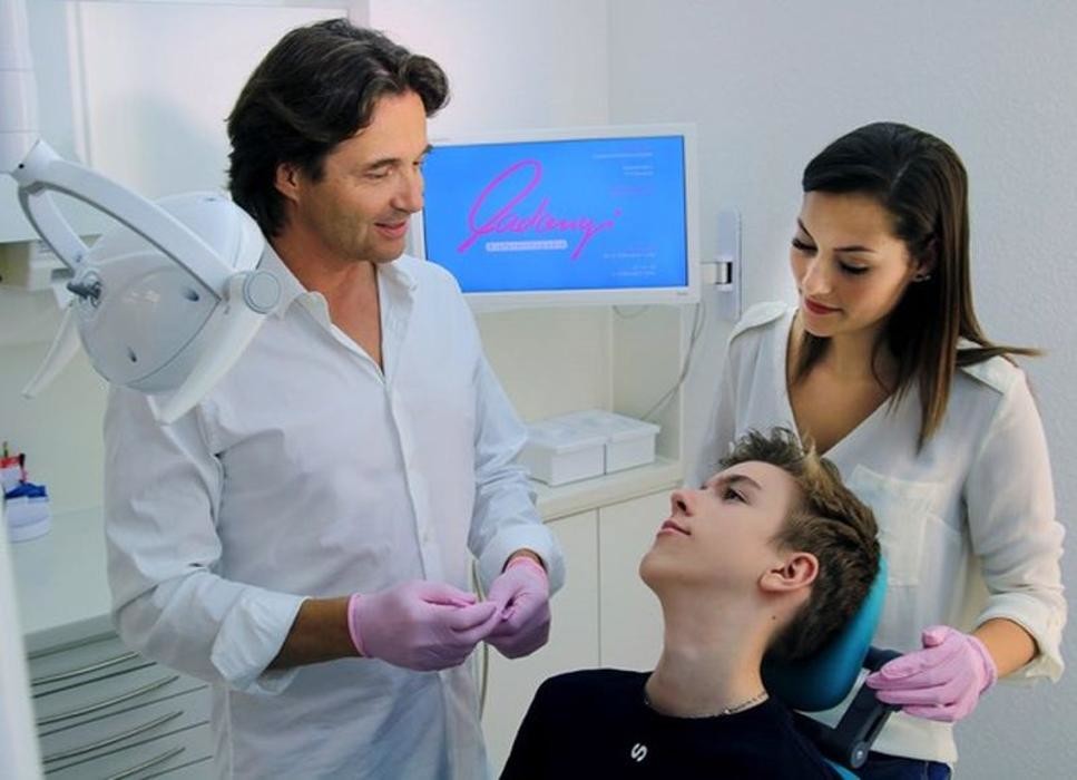 Bilder Fachzahnarzt für Kieferorthopädie Dr. Daniel Ladanyi