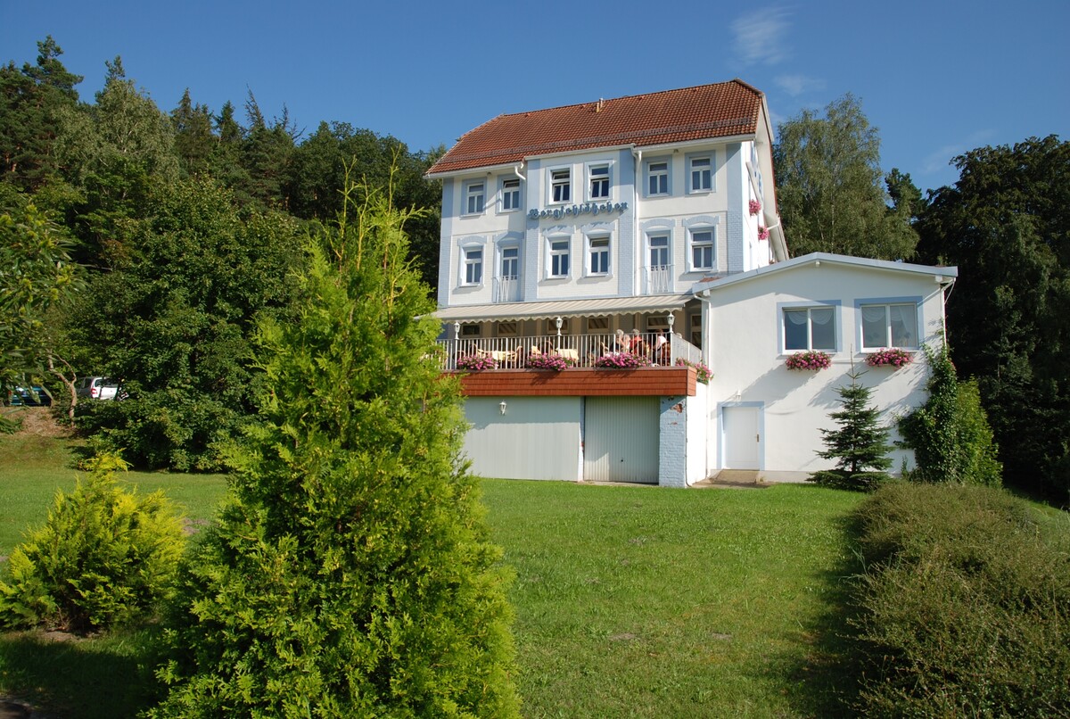 Bilder Am Bergschlößchen Waldhotel und Restaurant      