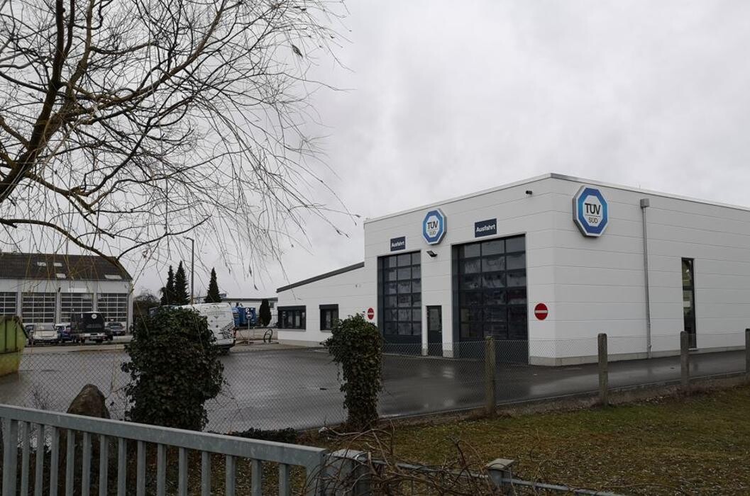 Bilder TÜV SÜD Service-Center Cham-Janahof