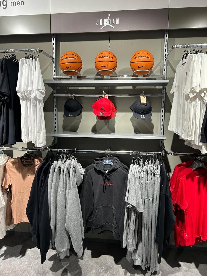 Bilder INTERSPORT Voswinkel Thier Galerie