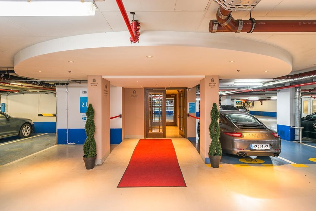 Bilder Parkhaus Adlon APCOA