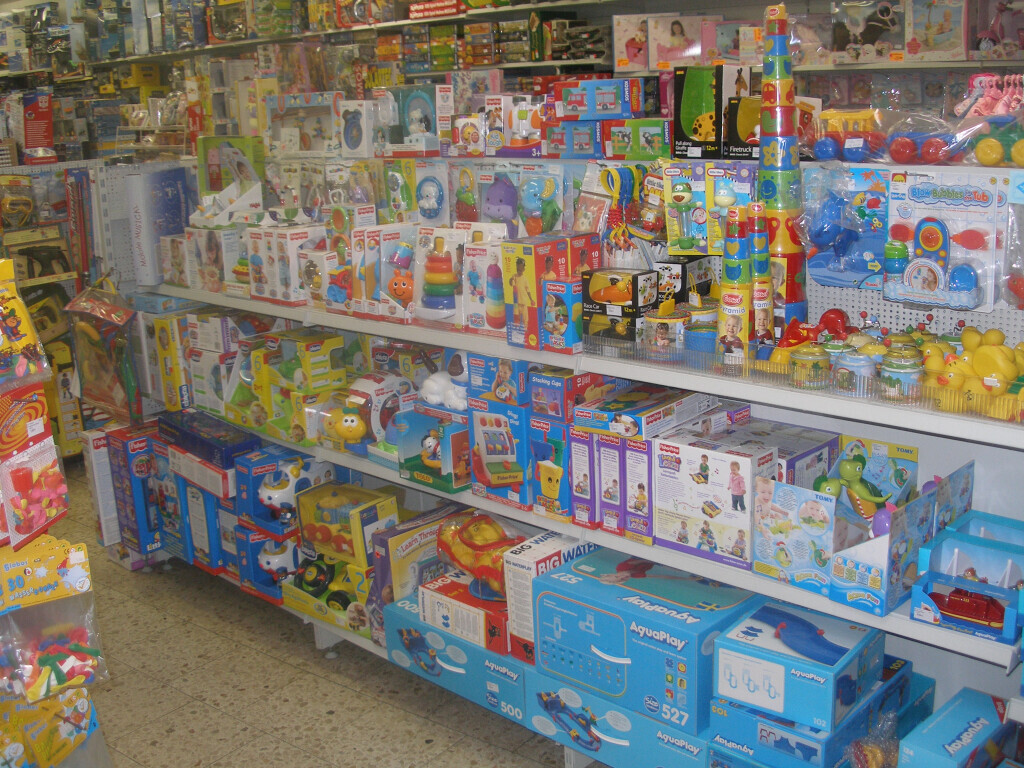 Bilder Spiel und Geschenke HISSNAUER