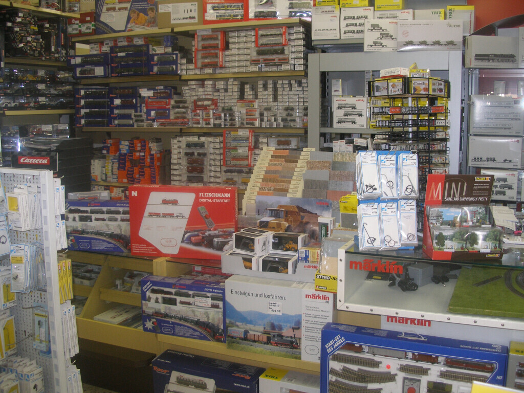 Bilder Spiel und Geschenke HISSNAUER