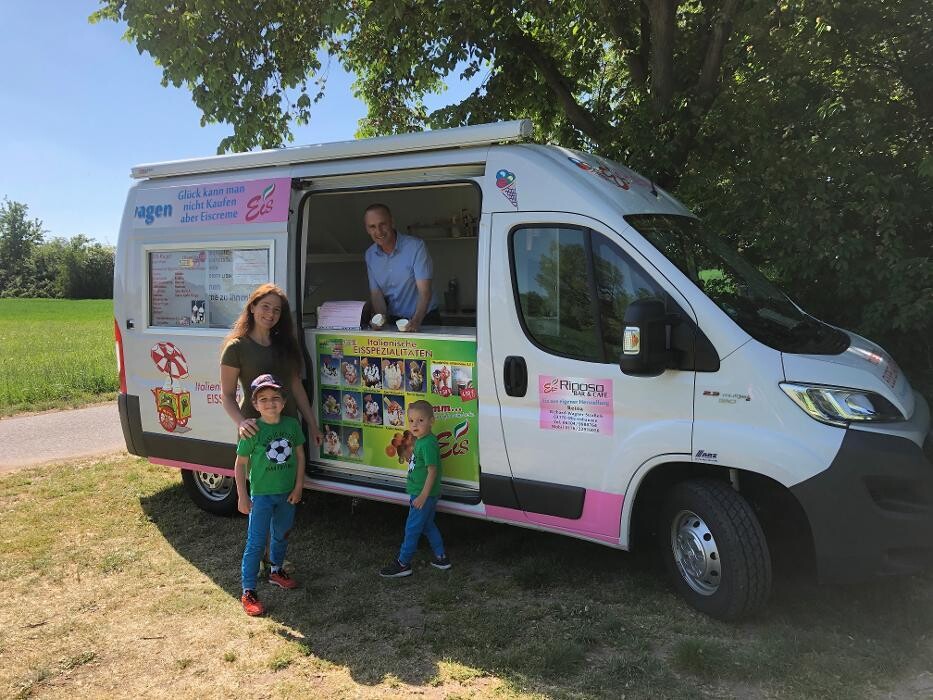 Bilder Eiscafé Riposo und Eiswagen mieten