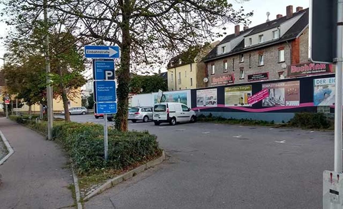 Bilder DB BahnPark Parkplatz Bahnhof P1