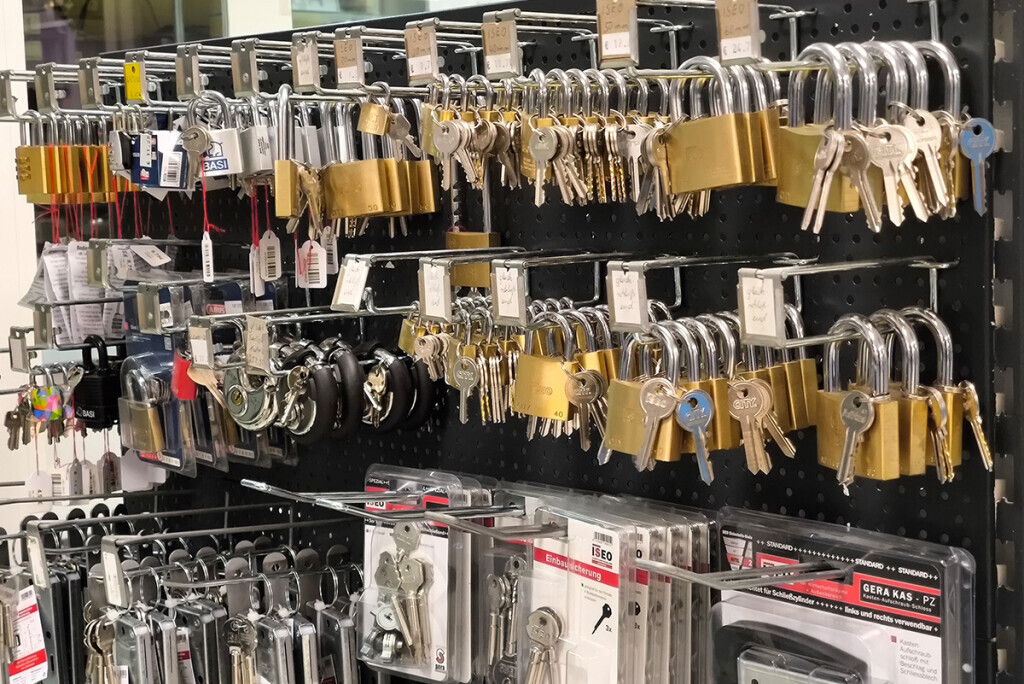 Bilder Dröschler Sicherheitstechnik - Schlüsseldienst Jena - Alarm- und Videoüberwachungssysteme - Einbruchschutz - Brandschutz - Schuhmacher - erlaubnisfreie Waffen - Feuerwerkshandel