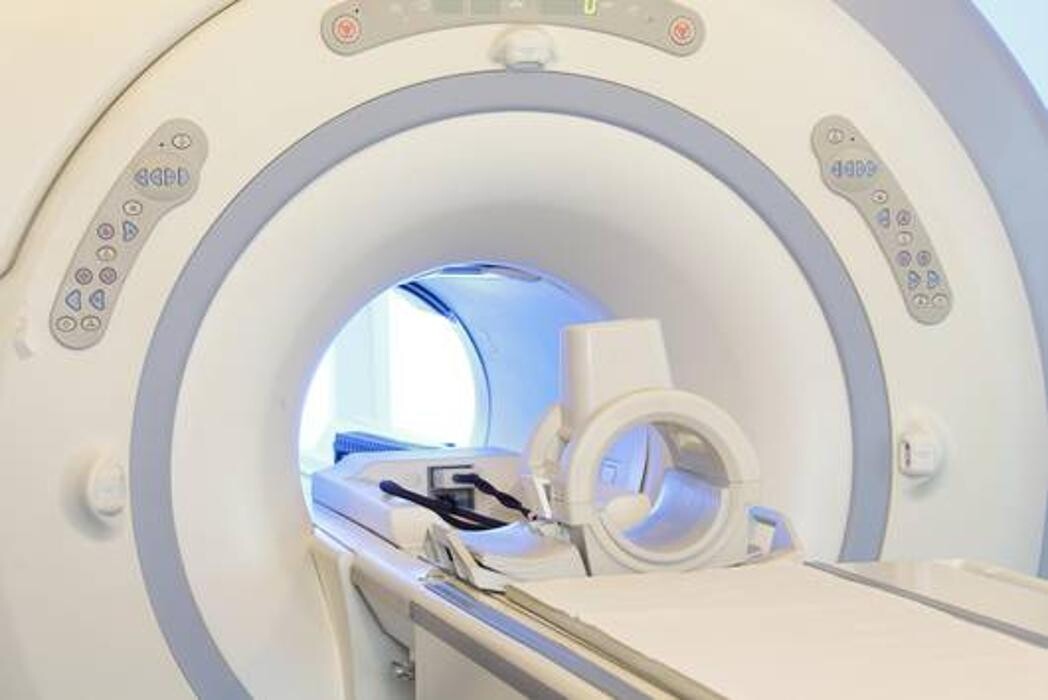 Bilder Kernspintomographie München Airport - Dr. med. E. Mangel und KollegInnen