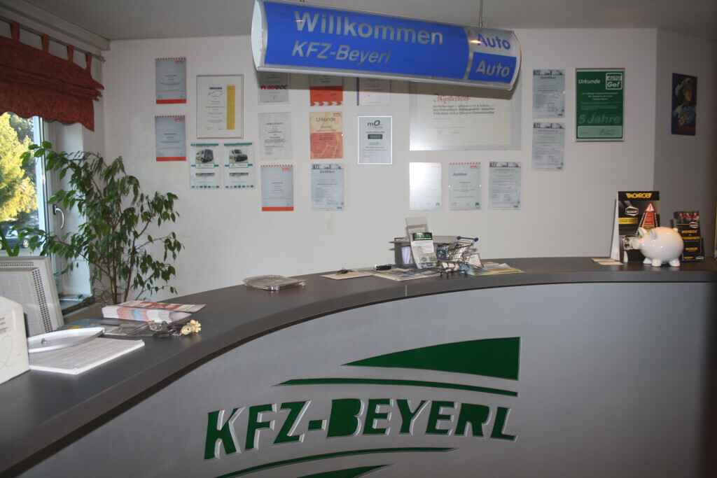 Bilder KFZ Reparatur und Service Christian Beyerl