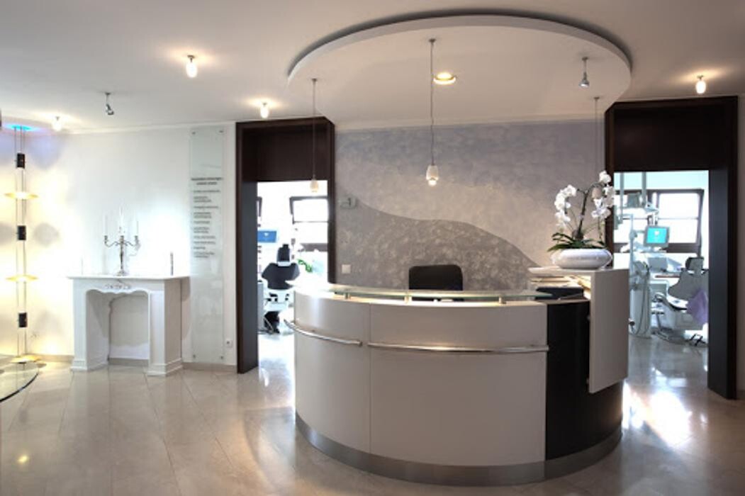 Bilder Zahnarzt Dr. Sperber Michael