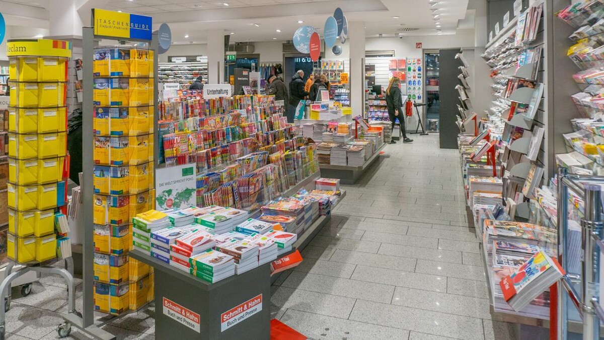 Bilder Schmitt & Hahn Buch und Presse im Bahnhof Karlsruhe Durlach