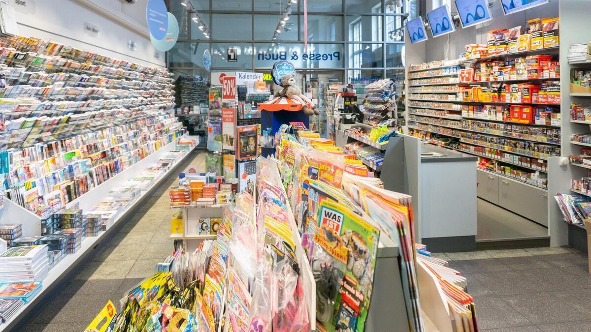 Bilder Schmitt & Hahn Buch und Presse im Bahnhof Karlsruhe Durlach