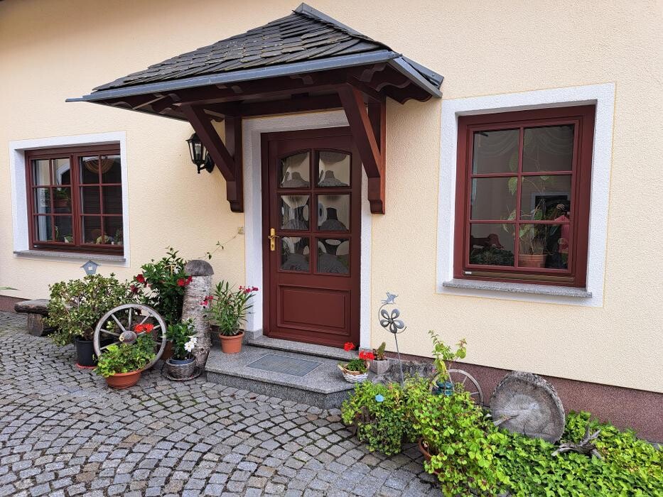 Bilder Ferienwohnungen und Pension Sachon
