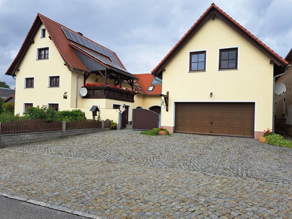 Bilder Ferienwohnungen und Pension Sachon