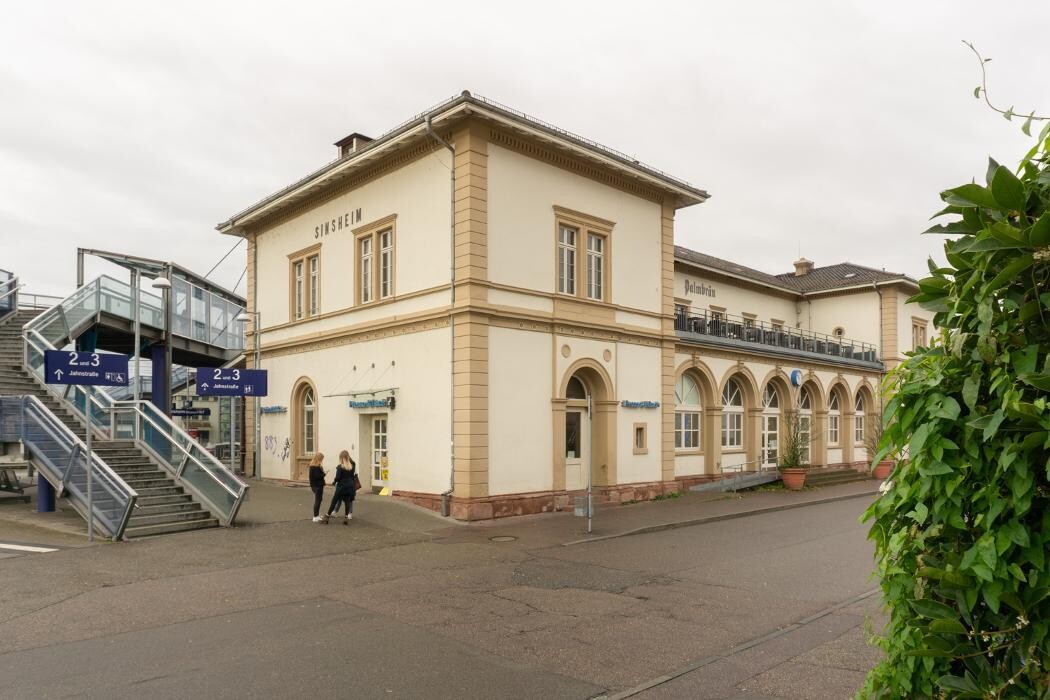 Bilder Schmitt & Hahn Buch und Presse im Bahnhof Sinsheim