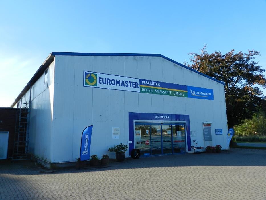 Bilder Autofit Placküter, Euromaster Partnerbetrieb und Humbaur Exklusiv Partner