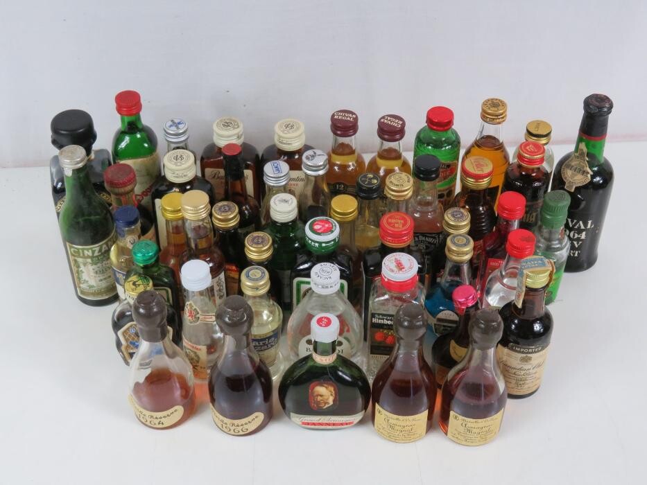 Bilder Andreas Poppek Antik Nachlassankauf Wohnungsauflösung & Haushaltsauflösung & Entrümpelung in München