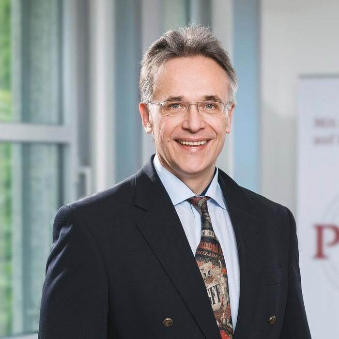 Bilder ERGO Versicherung Klaus Magdlung