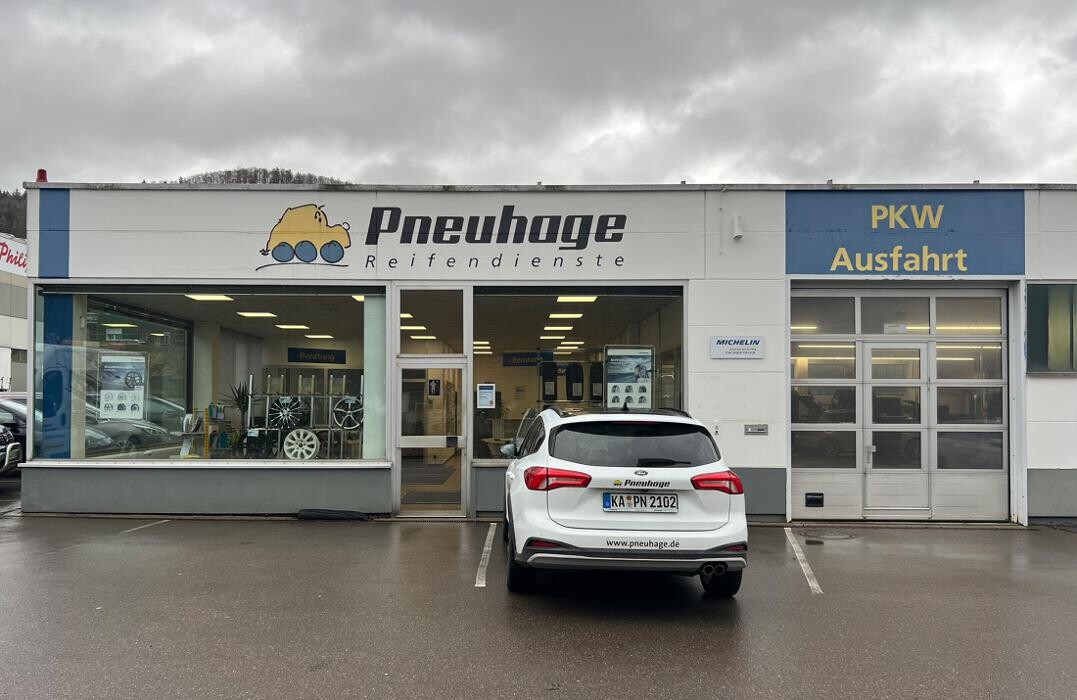 Bilder Pneuhage Reifen und Autoservice