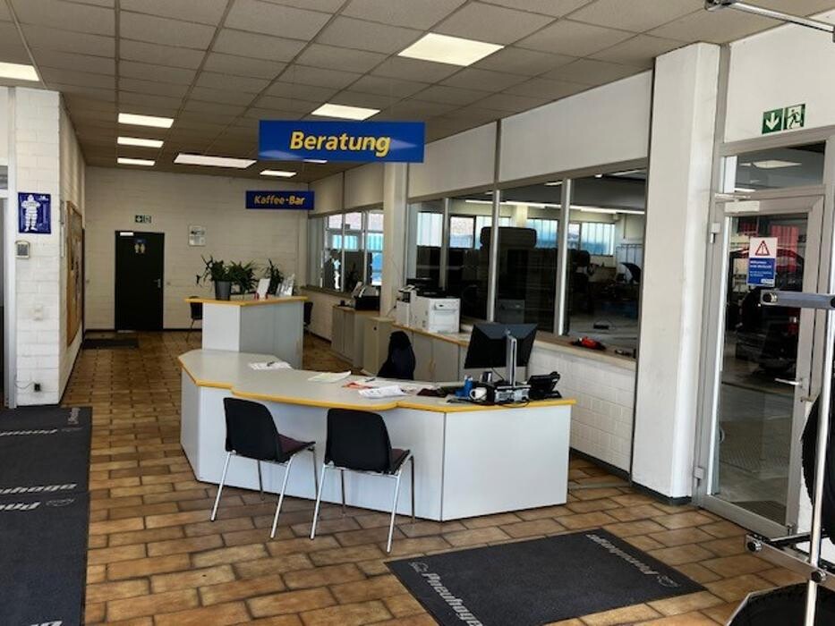 Bilder Pneuhage Reifen und Autoservice