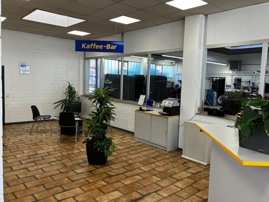 Bilder Pneuhage Reifen und Autoservice