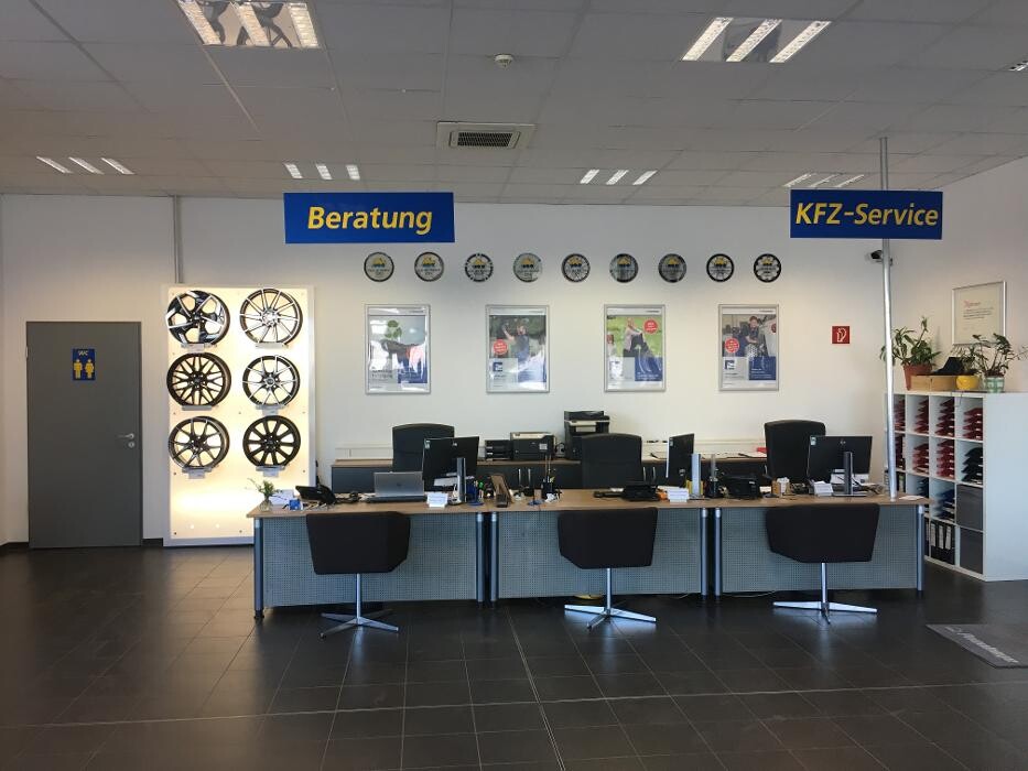 Bilder Pneuhage Reifen und Autoservice