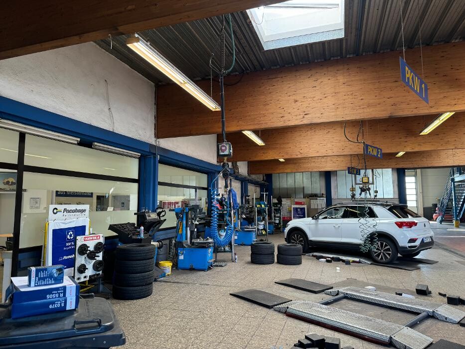 Bilder Pneuhage Reifen und Autoservice