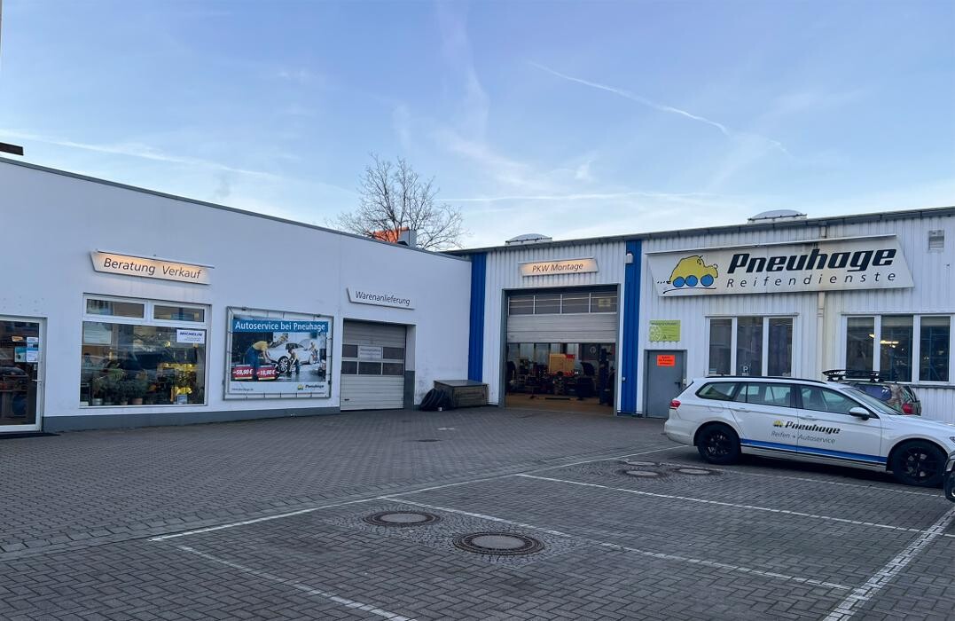 Bilder Pneuhage Reifen und Autoservice