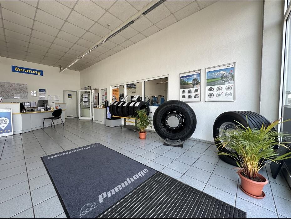 Bilder Pneuhage Reifen und Autoservice