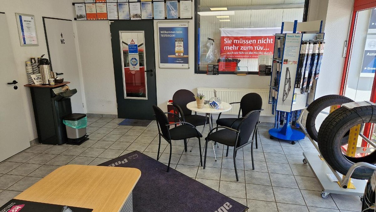 Bilder Pneuhage Reifen und Autoservice