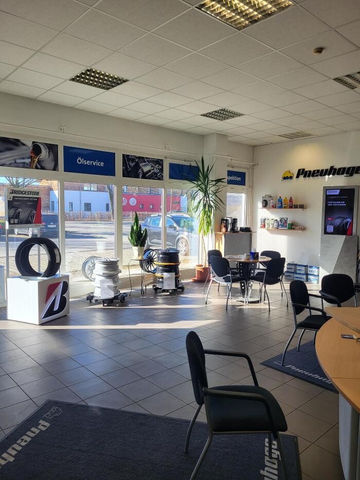 Bilder Pneuhage Reifen und Autoservice