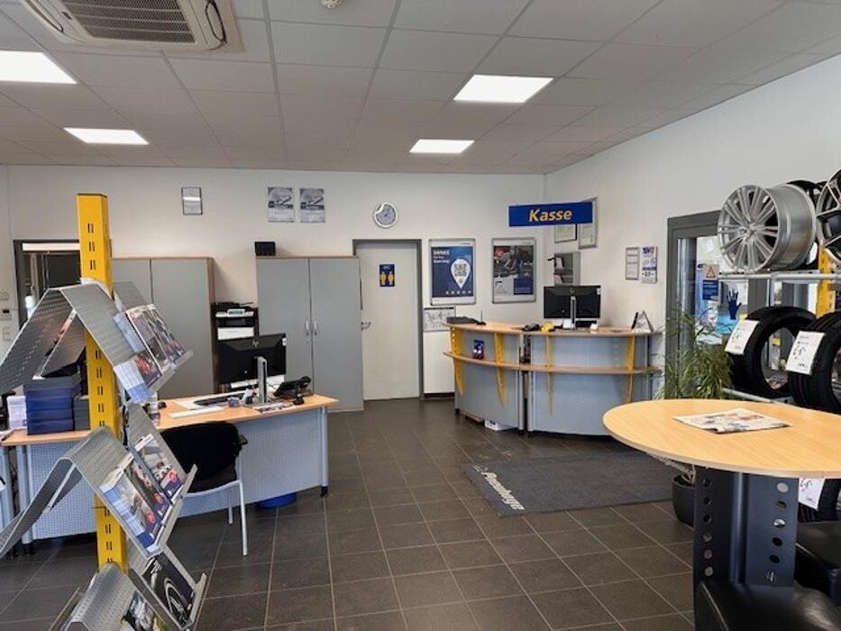 Bilder Pneuhage Reifen und Autoservice