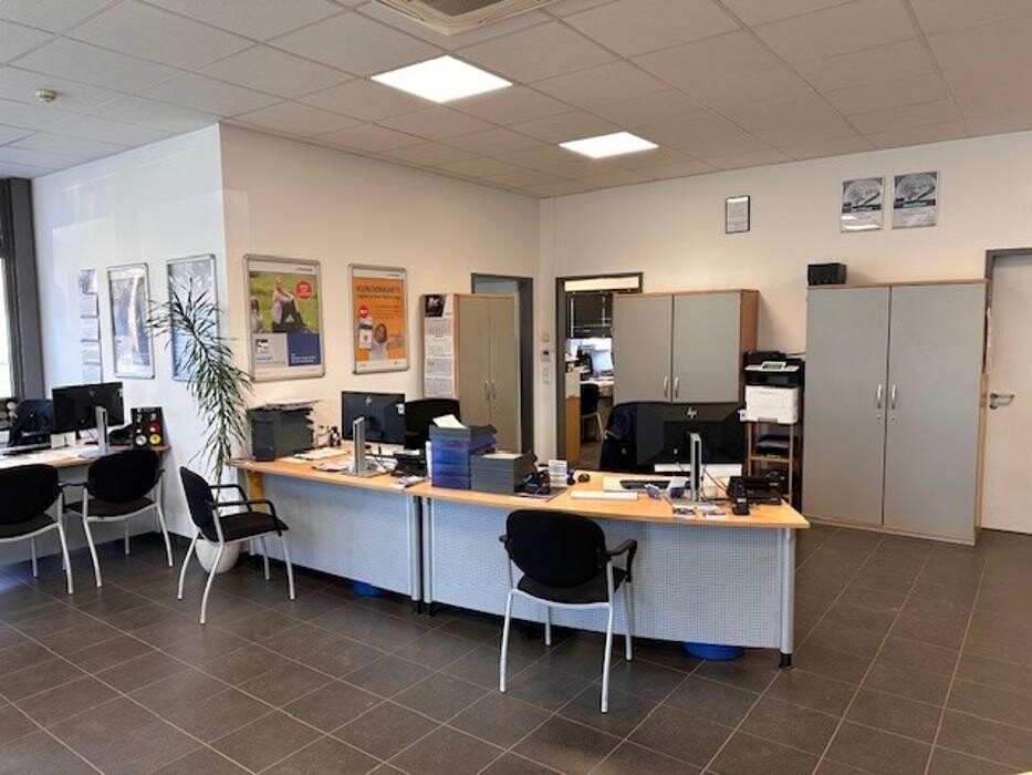 Bilder Pneuhage Reifen und Autoservice