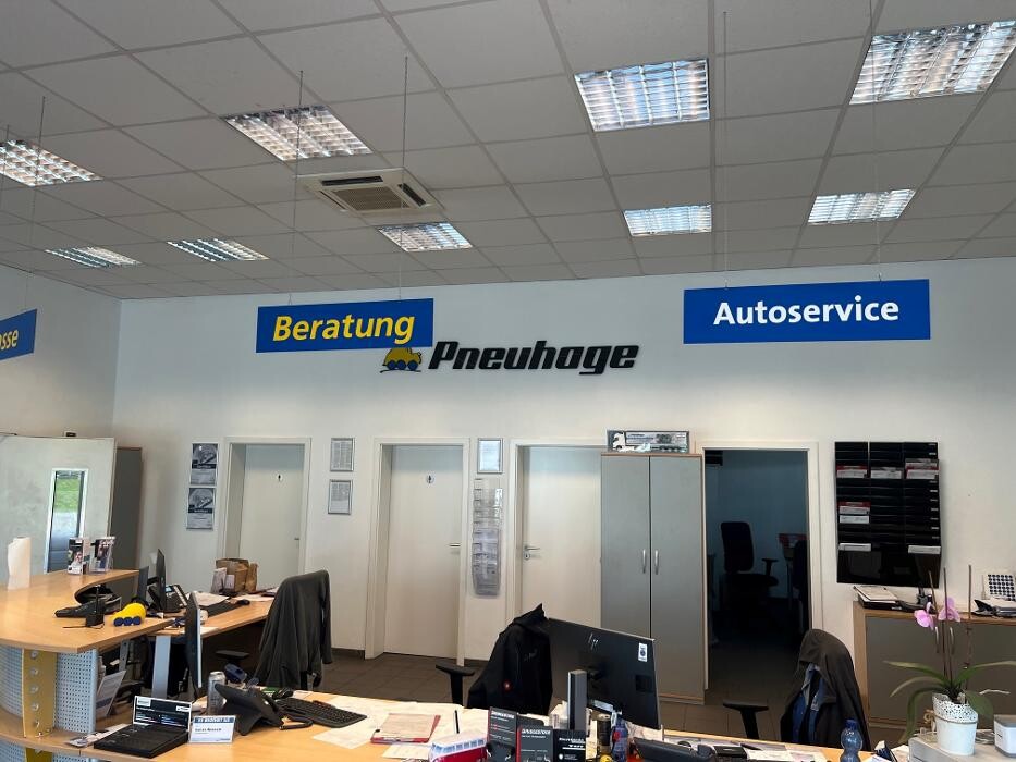 Bilder Pneuhage Reifen und Autoservice