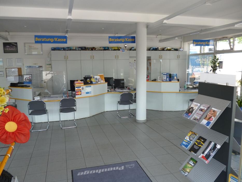 Bilder Pneuhage Reifen und Autoservice