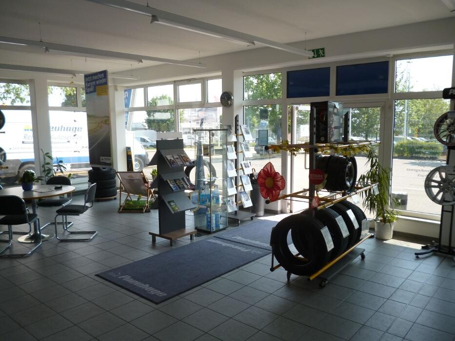 Bilder Pneuhage Reifen und Autoservice