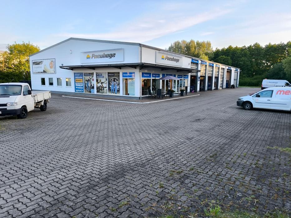 Bilder Pneuhage Reifen und Autoservice