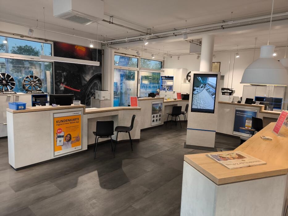 Bilder Pneuhage Reifen und Autoservice