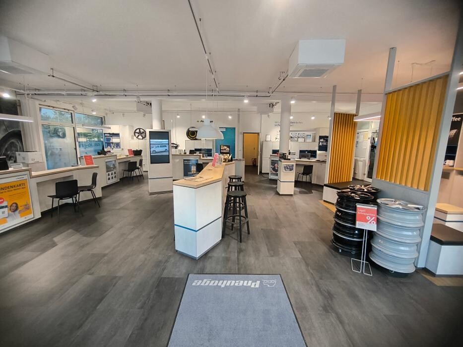 Bilder Pneuhage Reifen und Autoservice