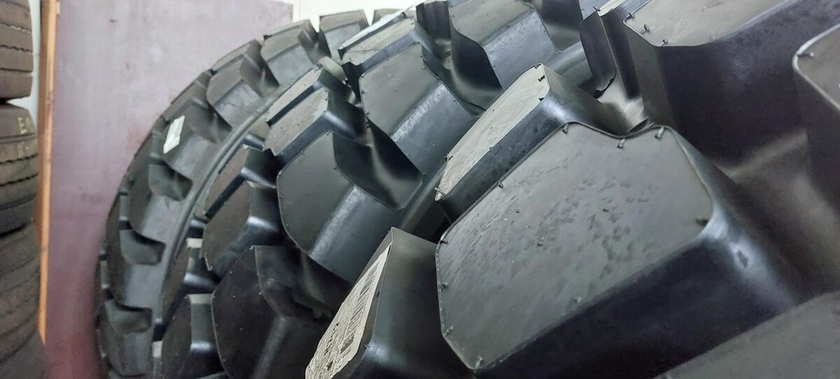 Bilder Pneuhage Reifen und Autoservice