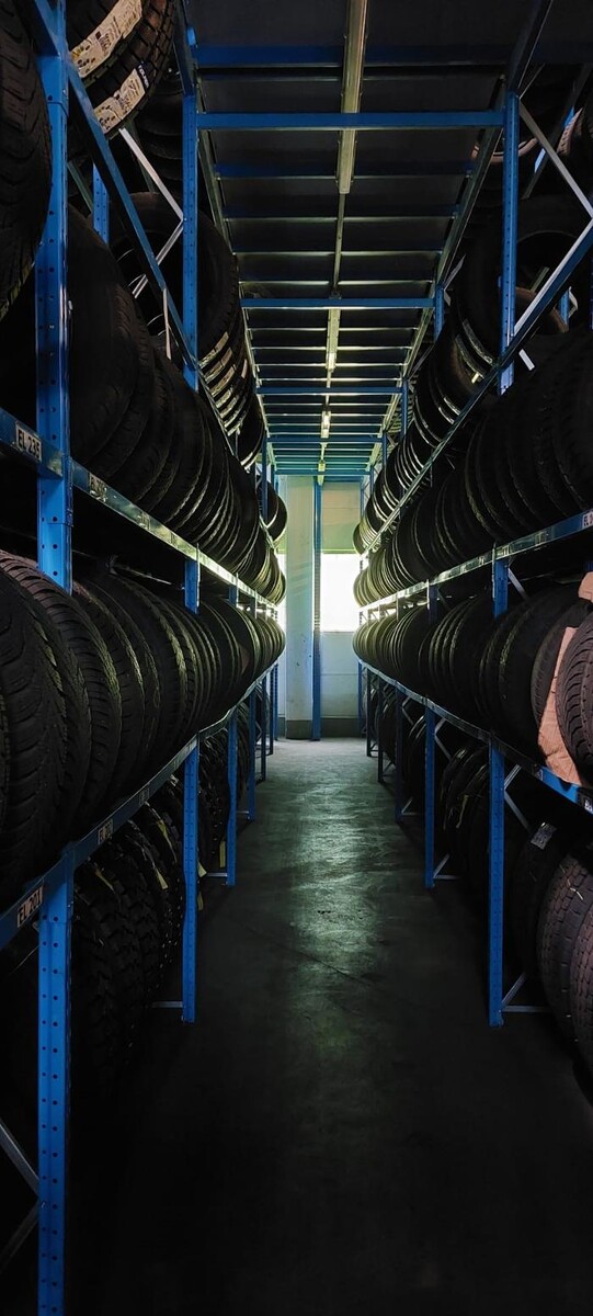 Bilder Pneuhage Reifen und Autoservice