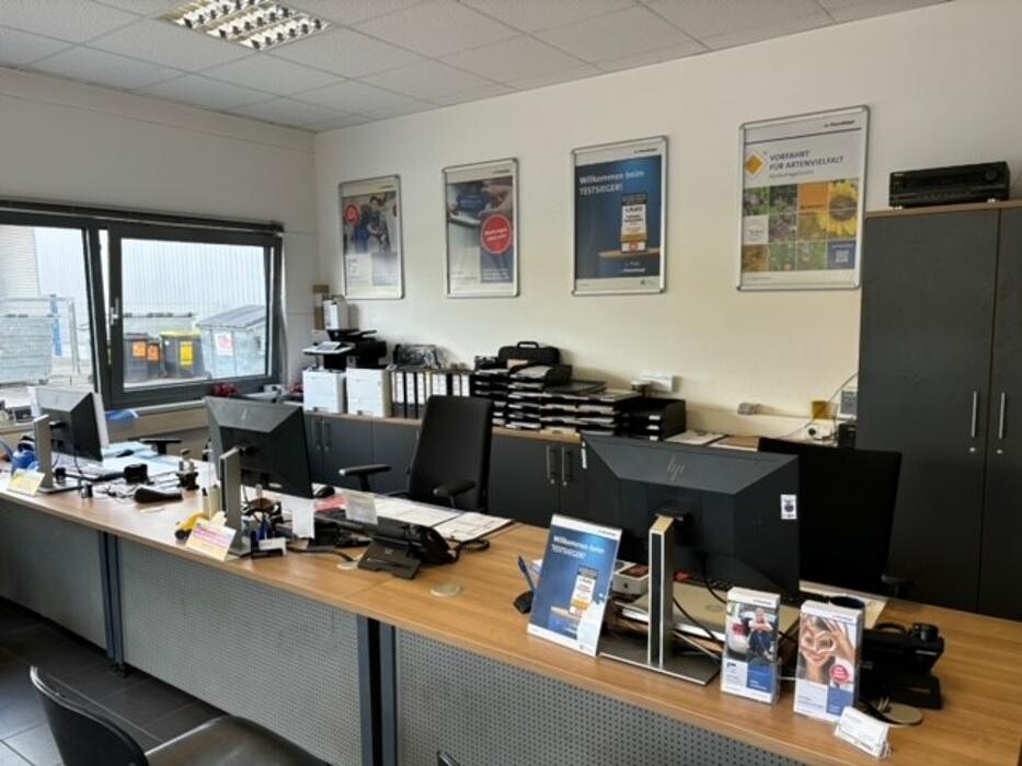 Bilder Pneuhage Reifen und Autoservice