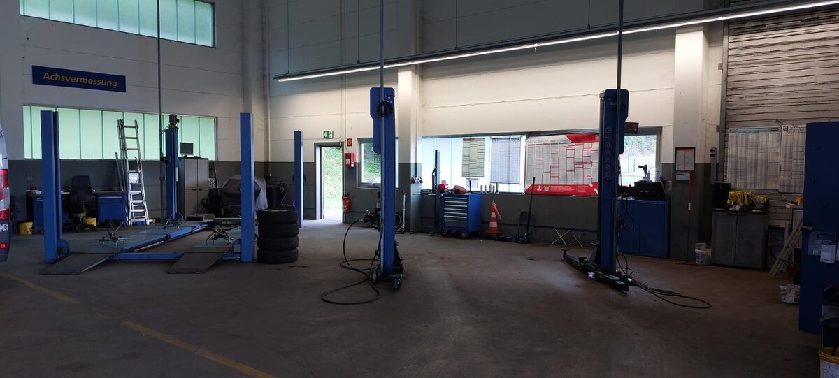 Bilder Pneuhage Reifen und Autoservice