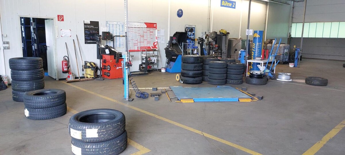 Bilder Pneuhage Reifen und Autoservice