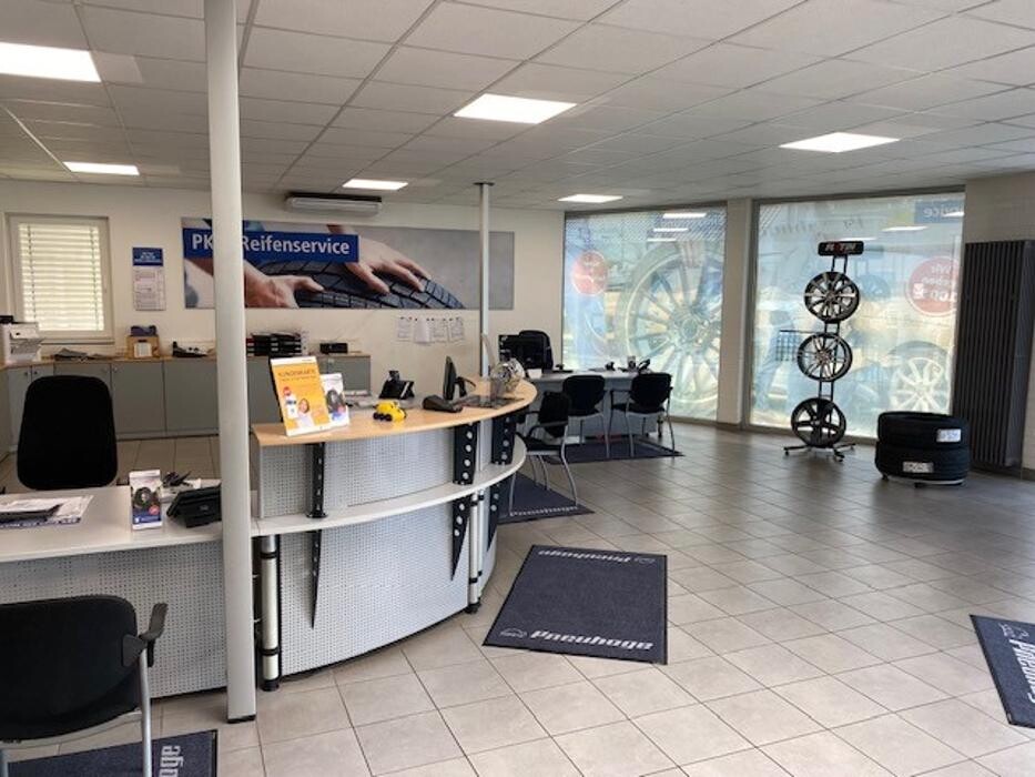 Bilder Pneuhage Reifen und Autoservice