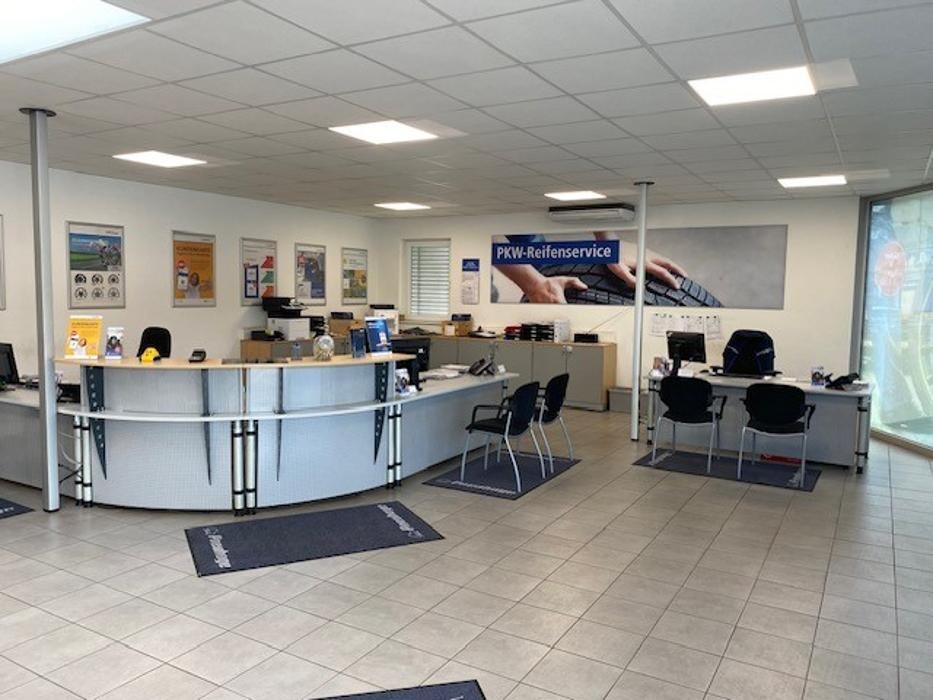 Bilder Pneuhage Reifen und Autoservice