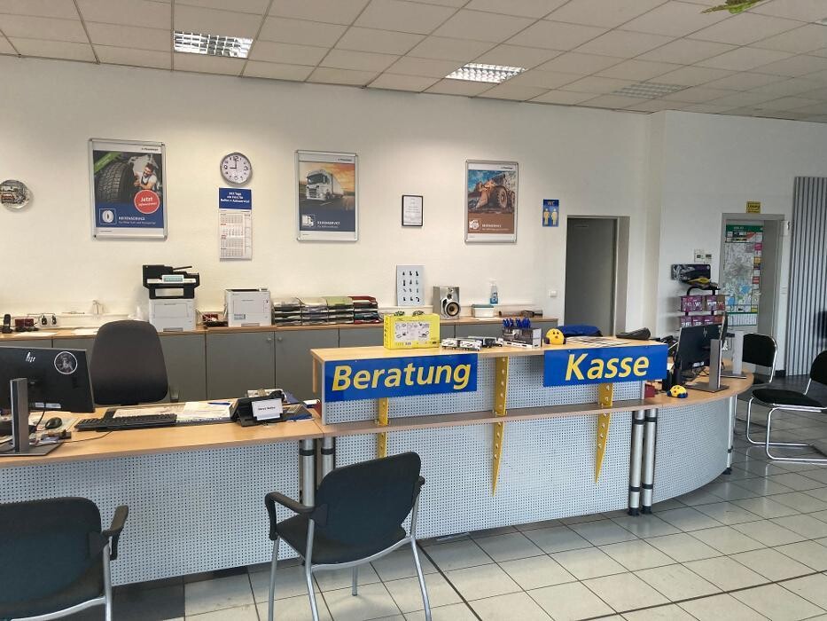 Bilder Pneuhage Reifen und Autoservice