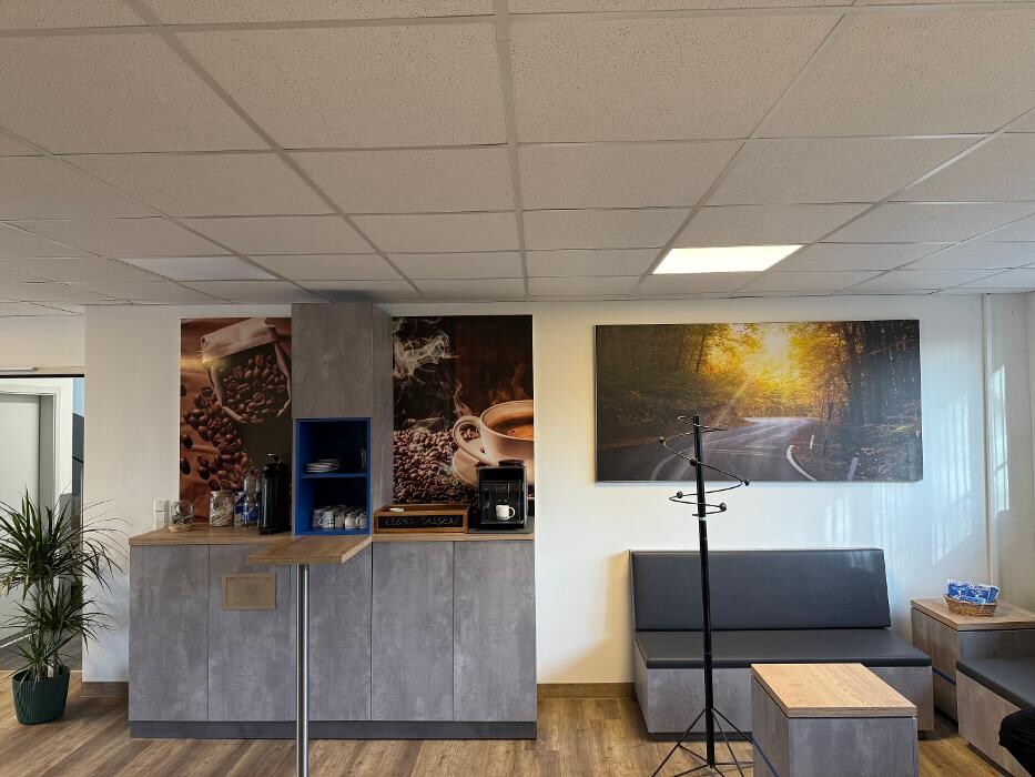 Bilder Pneuhage Reifen und Autoservice