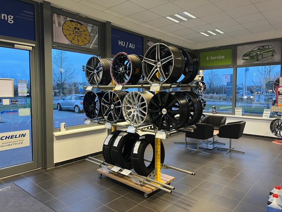 Bilder Pneuhage Reifen und Autoservice